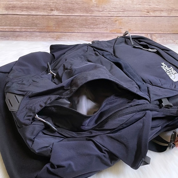 The North Face Router 40 Liter Navy Backpack - Picture 5 of 8